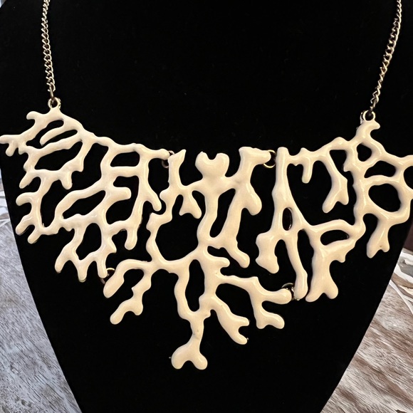 White Coral Necklace - Picture 3 of 3